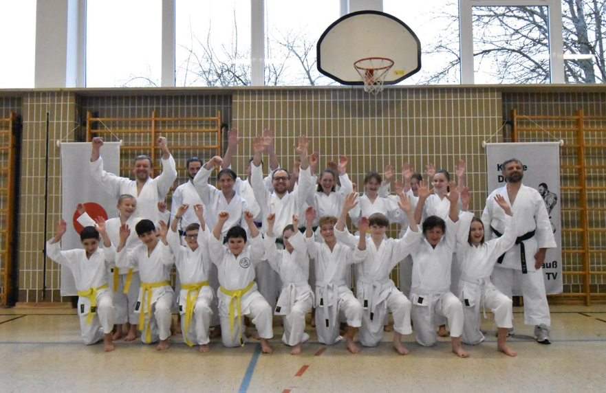 Geschafft! Karate Ka’s des Dojo Vohenstrauß erringen neuen Kyu-Grad