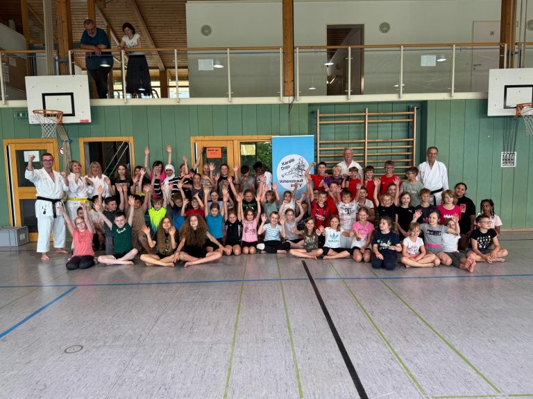 Selbstverteidigung pur: Karate Dojo Vohenstrauß begeistert 200 Schüler