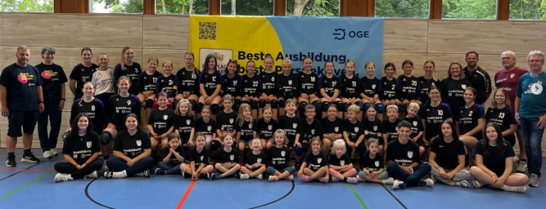 Neue Shirts und Trikotsätze