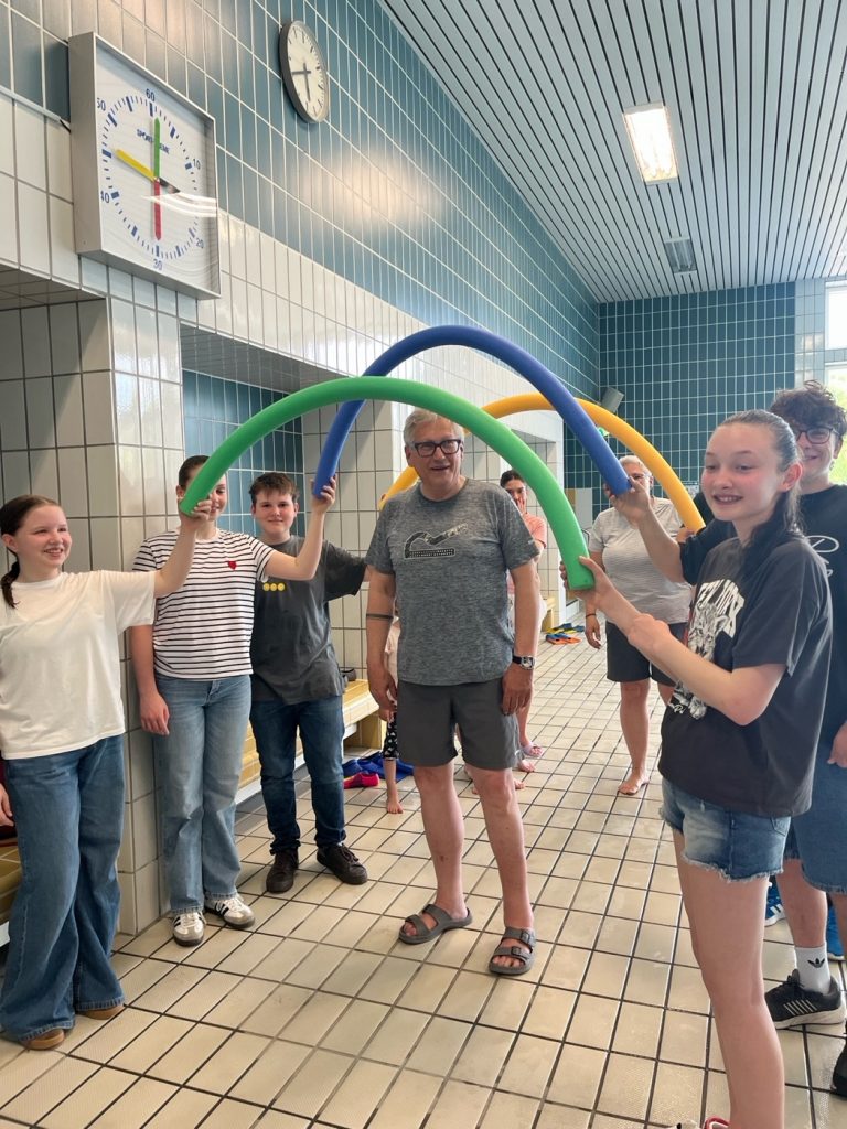 Servus Herrmann! – Langjähriger Trainer der Schwimmabteilung geht in ,,Trainer-Rente”